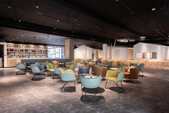 BIM建筑|寰盟东南亚设计中心办公空间 / 长空创作