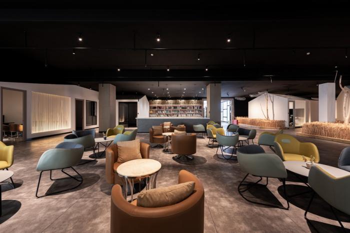 BIM建筑|寰盟东南亚设计中心办公空间 / 长空创作