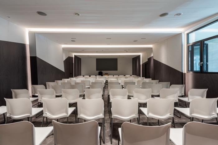 BIM建筑|寰盟东南亚设计中心办公空间 / 长空创作