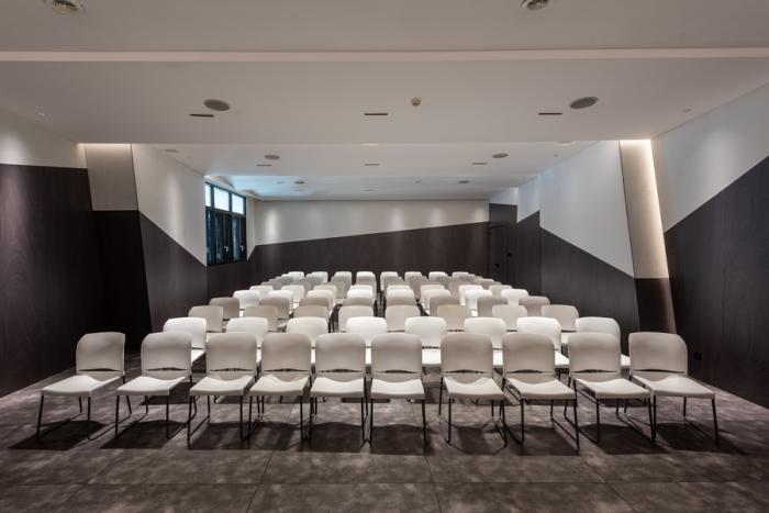 BIM建筑|寰盟东南亚设计中心办公空间 / 长空创作