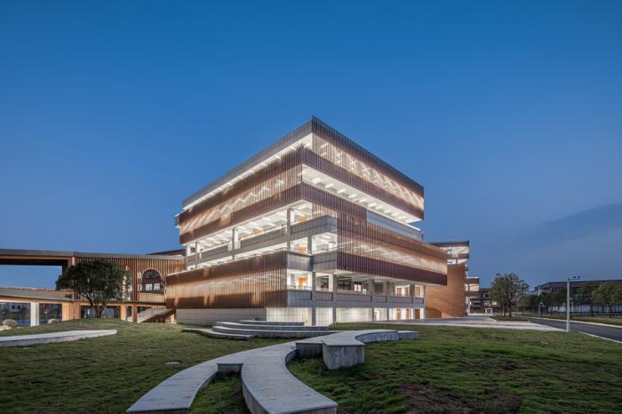 BIM建筑|长沙康礼·克雷格公学 / 象外营造工作室 & 深圳市建筑设计研究总院有限公司