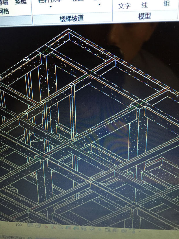 BIM问答|revit之前三维视图中有彩色的线现在怎么没有了