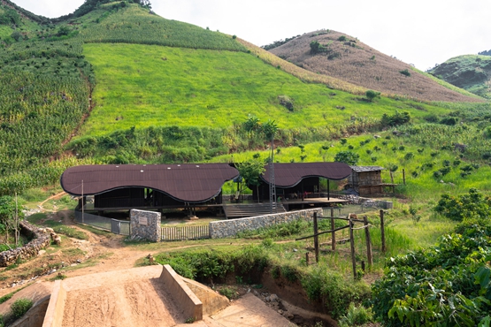 BIM建筑|越南农村建造波状屋顶幼儿园