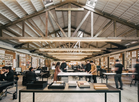 BIM建筑|埃斯拉维的办公室拥有“诚实的工业美学”