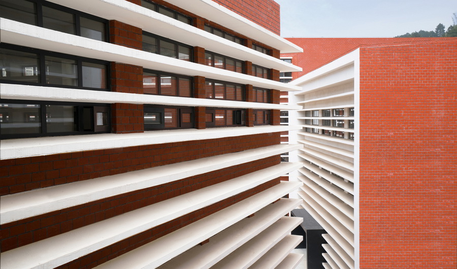 BIM建筑|黔南山地消防与应急救援训练中心 / 西线工作室