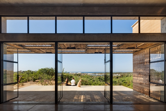 BIM建筑|里玛设计集团在洛斯·卡波斯设计夯土艺术中心