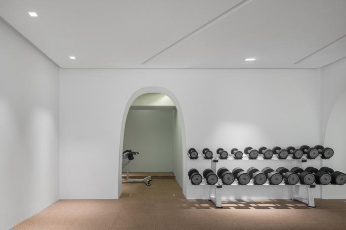 BIM建筑|健身女博主的私人工作室 / 大海小燕设计工作室