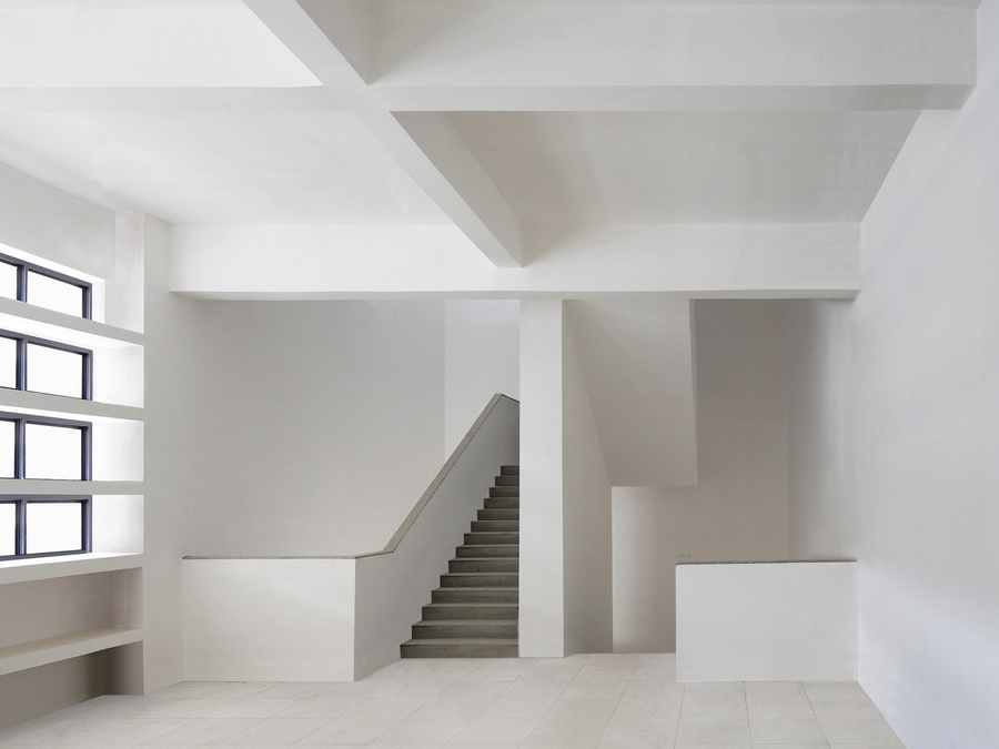 BIM建筑|黔南山地消防与应急救援训练中心 / 西线工作室