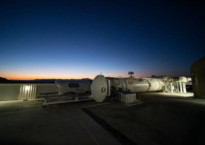 BIM建筑|BIG和Kilo设计的维珍超回路列车“飞马号”吊舱首次搭载乘客