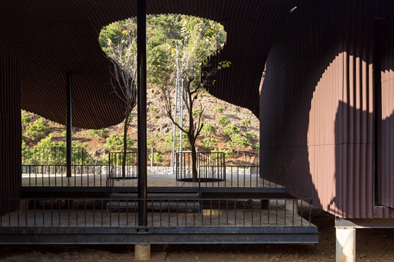 BIM建筑|越南农村建造波状屋顶幼儿园