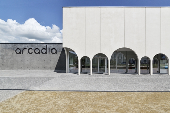 BIM建筑|“轨道建筑”在前法国修道院创造柱廊电影院