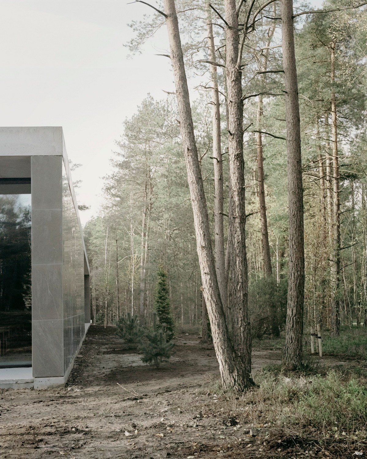 BIM建筑|荷兰受害者纪念堂“卢嫩馆”，消隐而平和 / KAAN Architecten