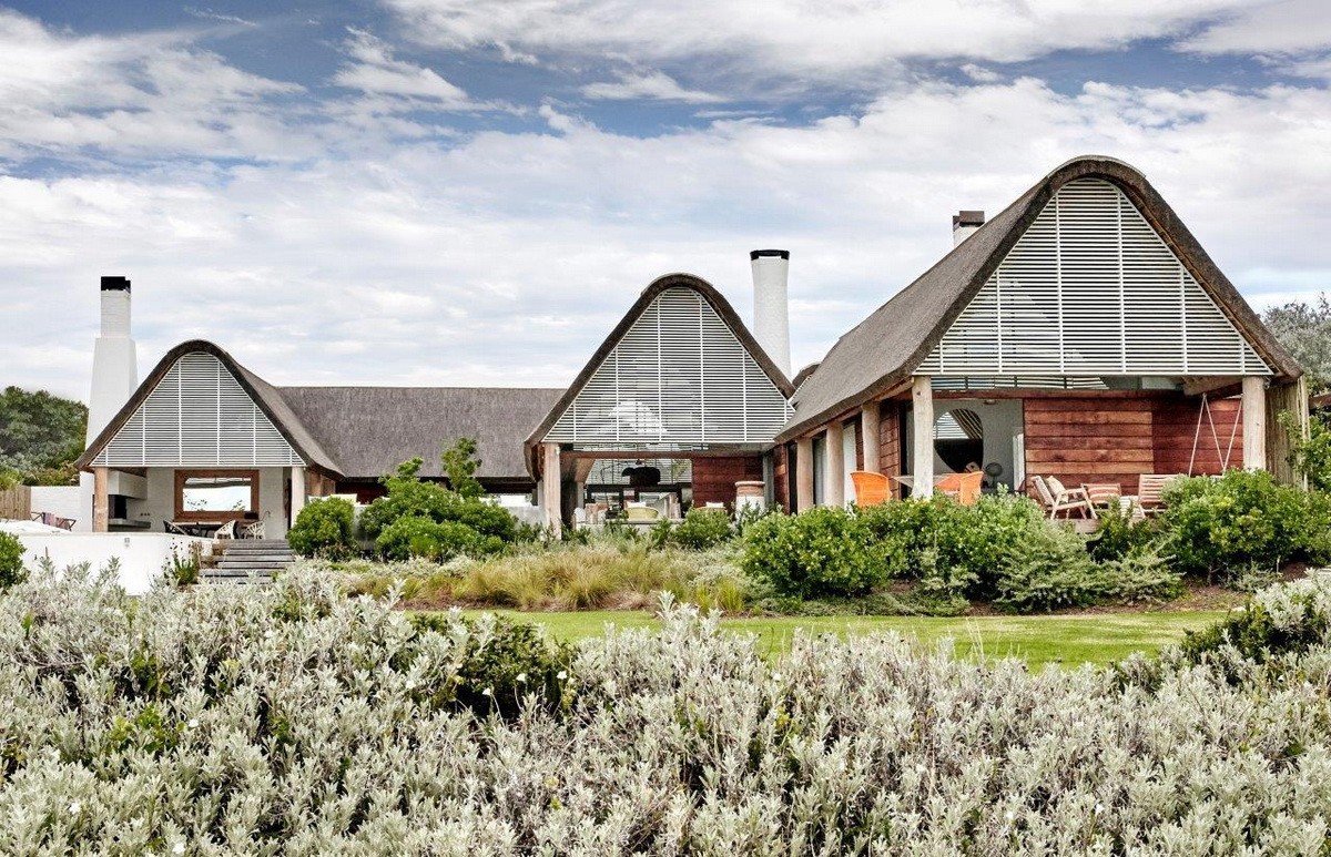 BIM建筑|南非乡村度假屋，乡土粗野主义 / Bert Pepler Architects