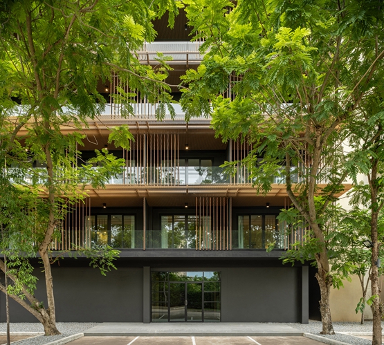 BIM建筑|ACA建筑工作室在泰国多沙达度假村增加水平雨棚