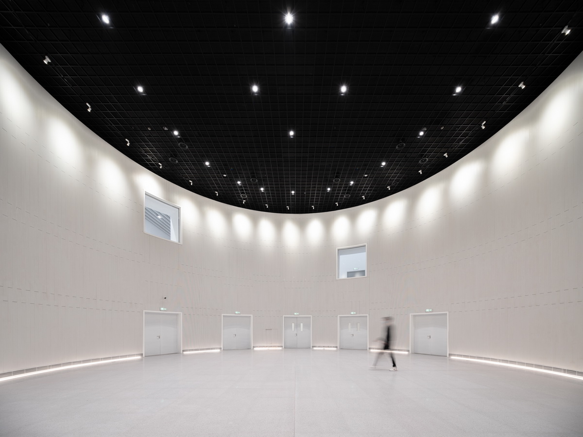 BIM建筑|苏州湾大剧院：太湖之畔的“飘带” / 克里斯蒂安·德·包赞巴克