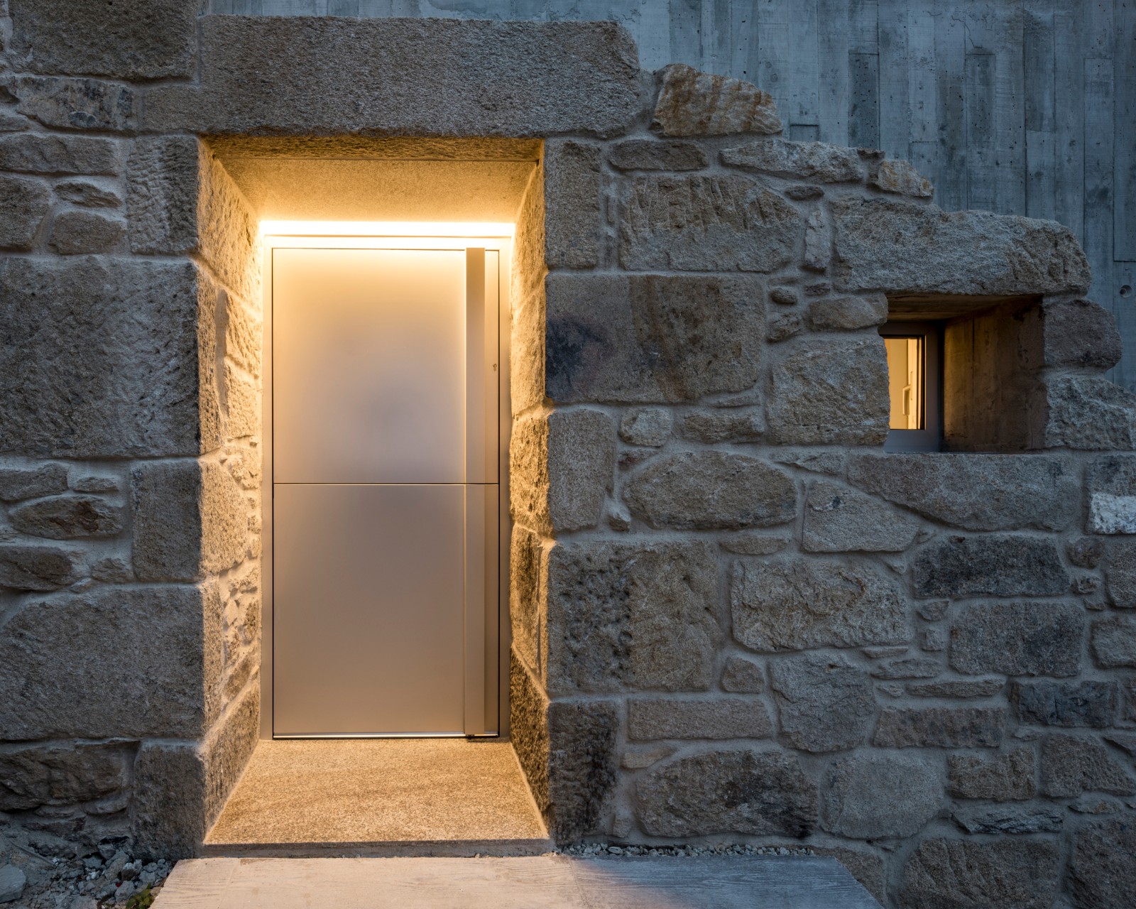 BIM建筑|混凝土和石头的碰撞 | 西班牙米拉弗洛雷斯住宅修复