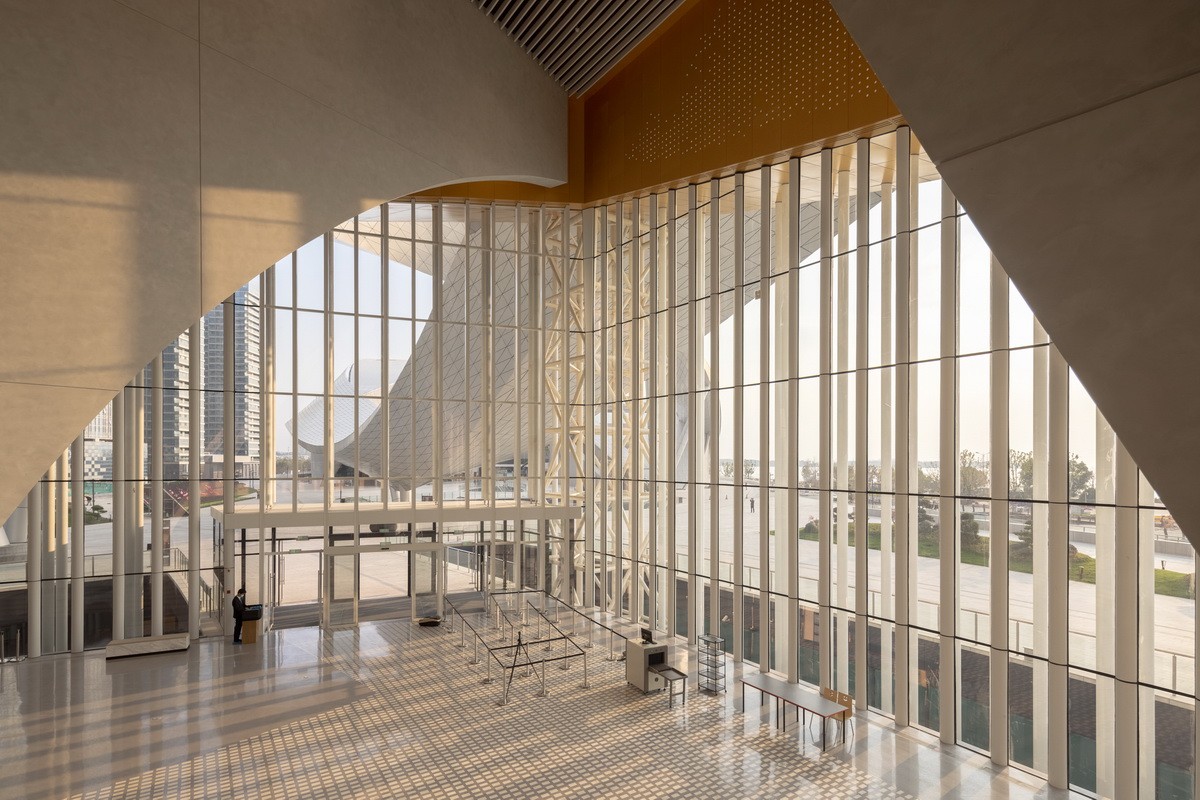 BIM建筑|苏州湾大剧院：太湖之畔的“飘带” / 克里斯蒂安·德·包赞巴克