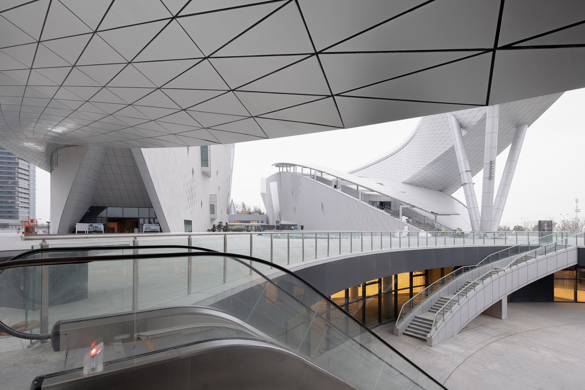 BIM建筑|苏州湾大剧院：太湖之畔的“飘带” / 克里斯蒂安·德·包赞巴克