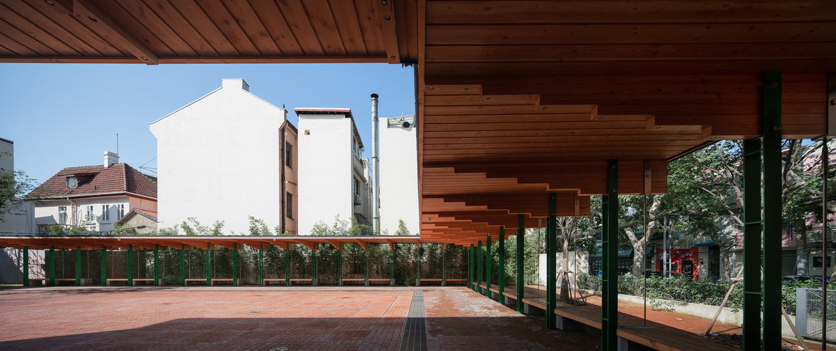 BIM建筑|上海永嘉路口袋广场 / 上海阿科米星建筑设计事务所