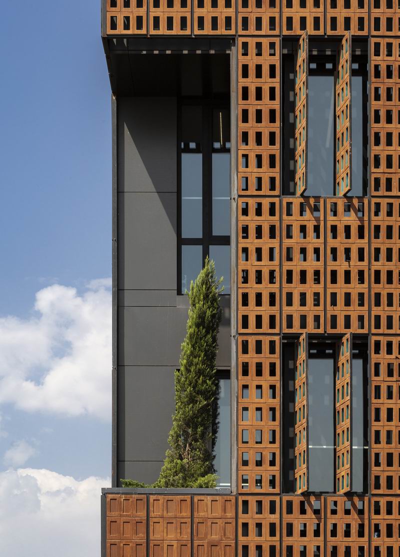 BIM建筑|砖石结构像素化装饰 | 谢里夫理工大学办公楼