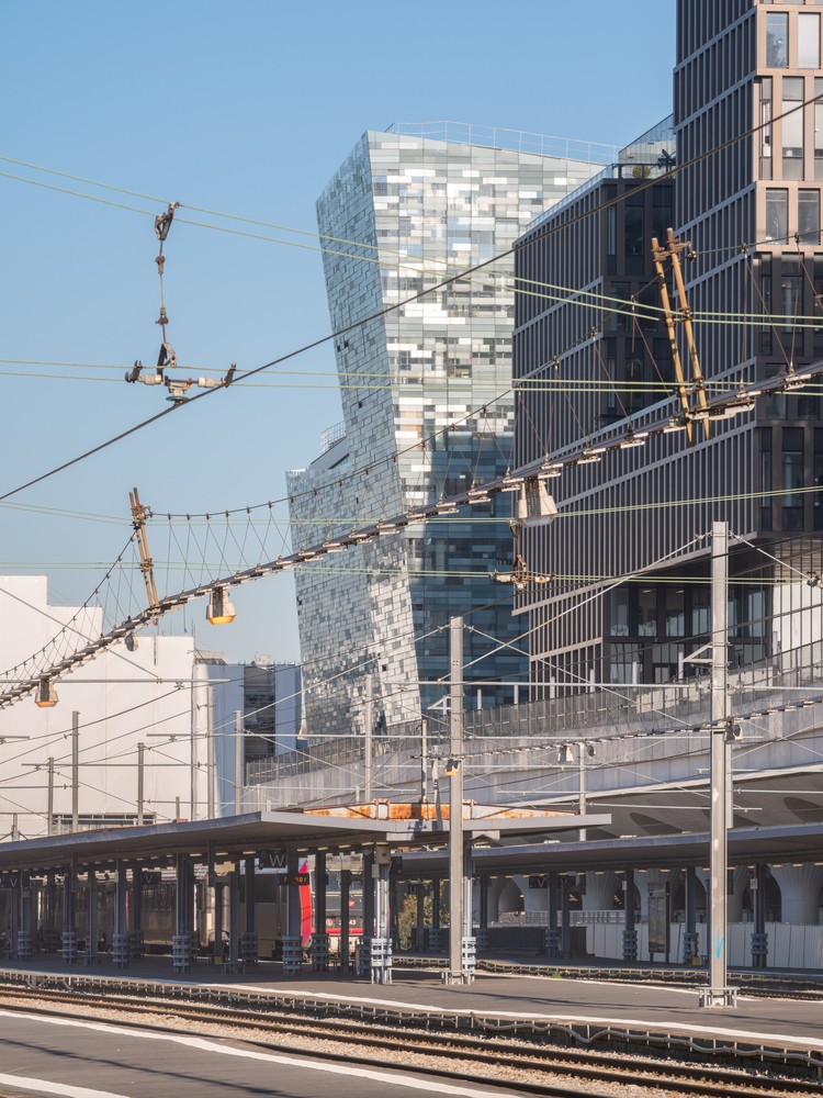 BIM建筑|挪威事务所Snøhetta将雪一般的建筑搬到了巴黎 | 世界报巴黎总部