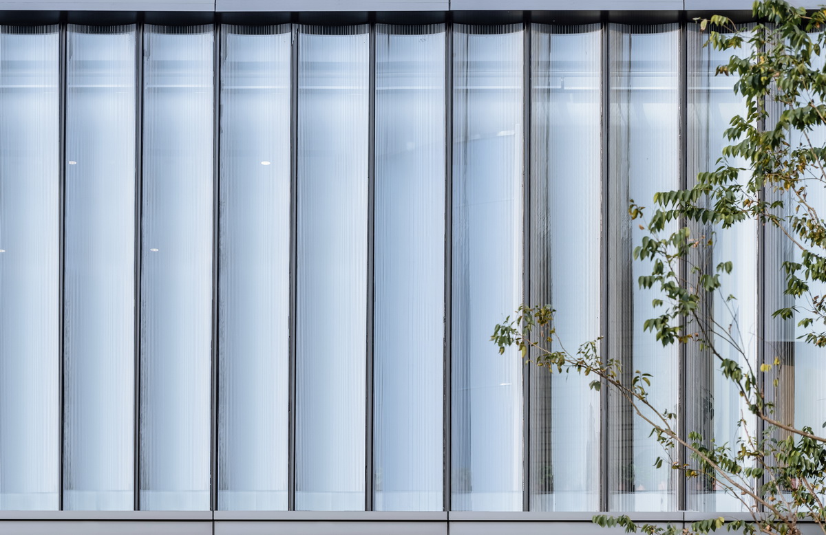 BIM建筑|漂浮之门——西安沣东新城莱安社区中心 / EID Architecture