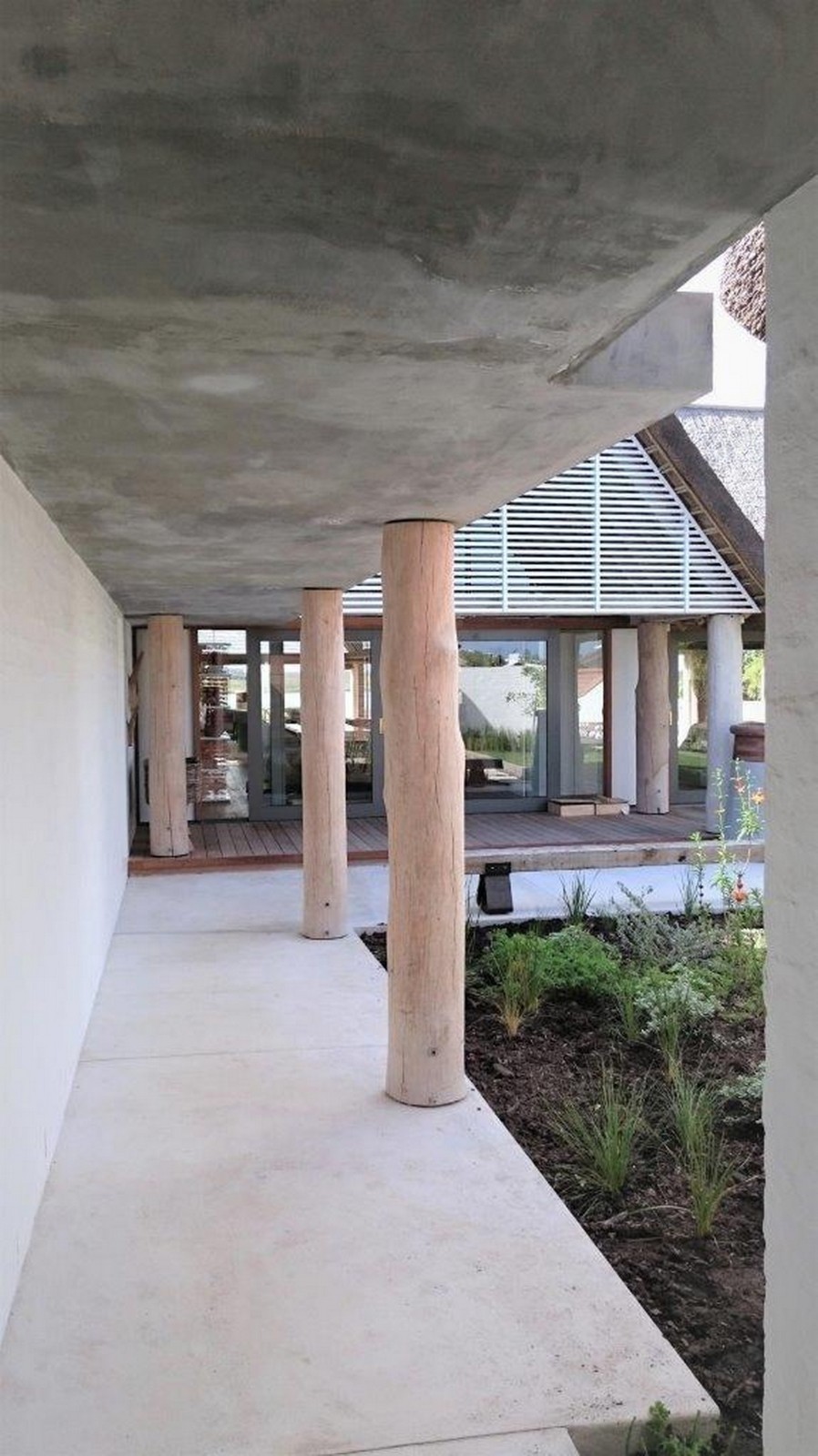 BIM建筑|南非乡村度假屋，乡土粗野主义 / Bert Pepler Architects