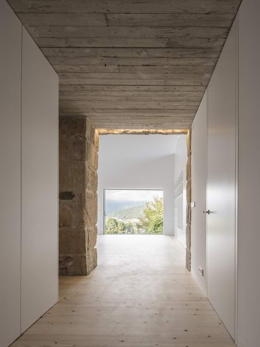 BIM建筑|混凝土和石头的碰撞 | 西班牙米拉弗洛雷斯住宅修复