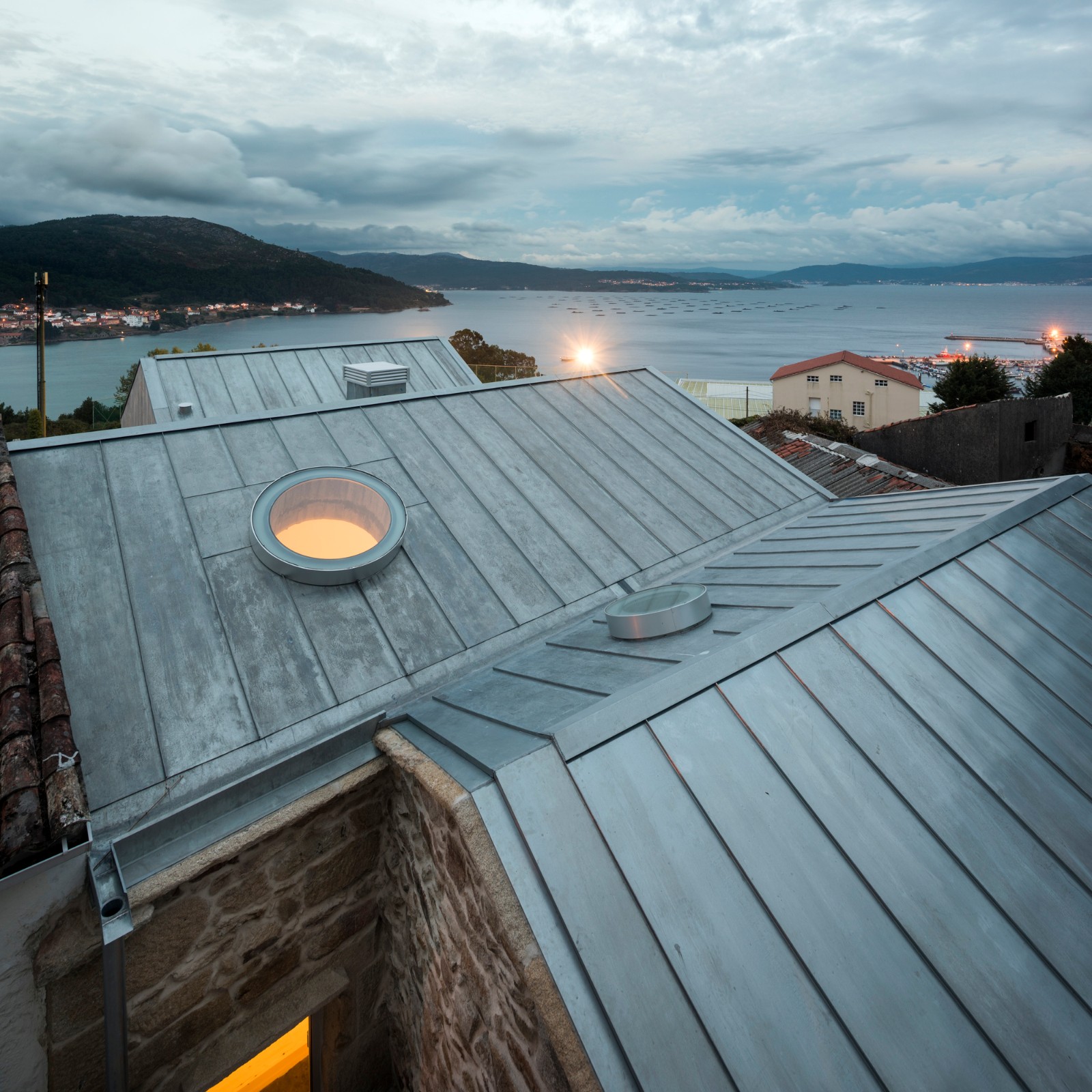 BIM建筑|混凝土和石头的碰撞 | 西班牙米拉弗洛雷斯住宅修复