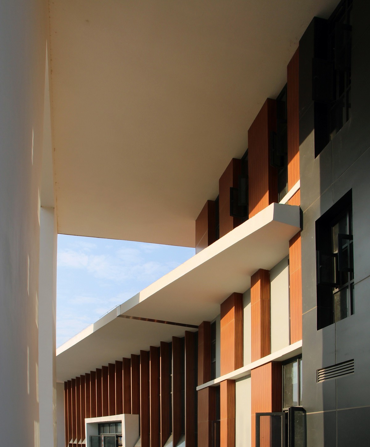 BIM建筑|广西贺州市.平桂档案馆——简洁至上 / 广西中盛建筑设计有限公司