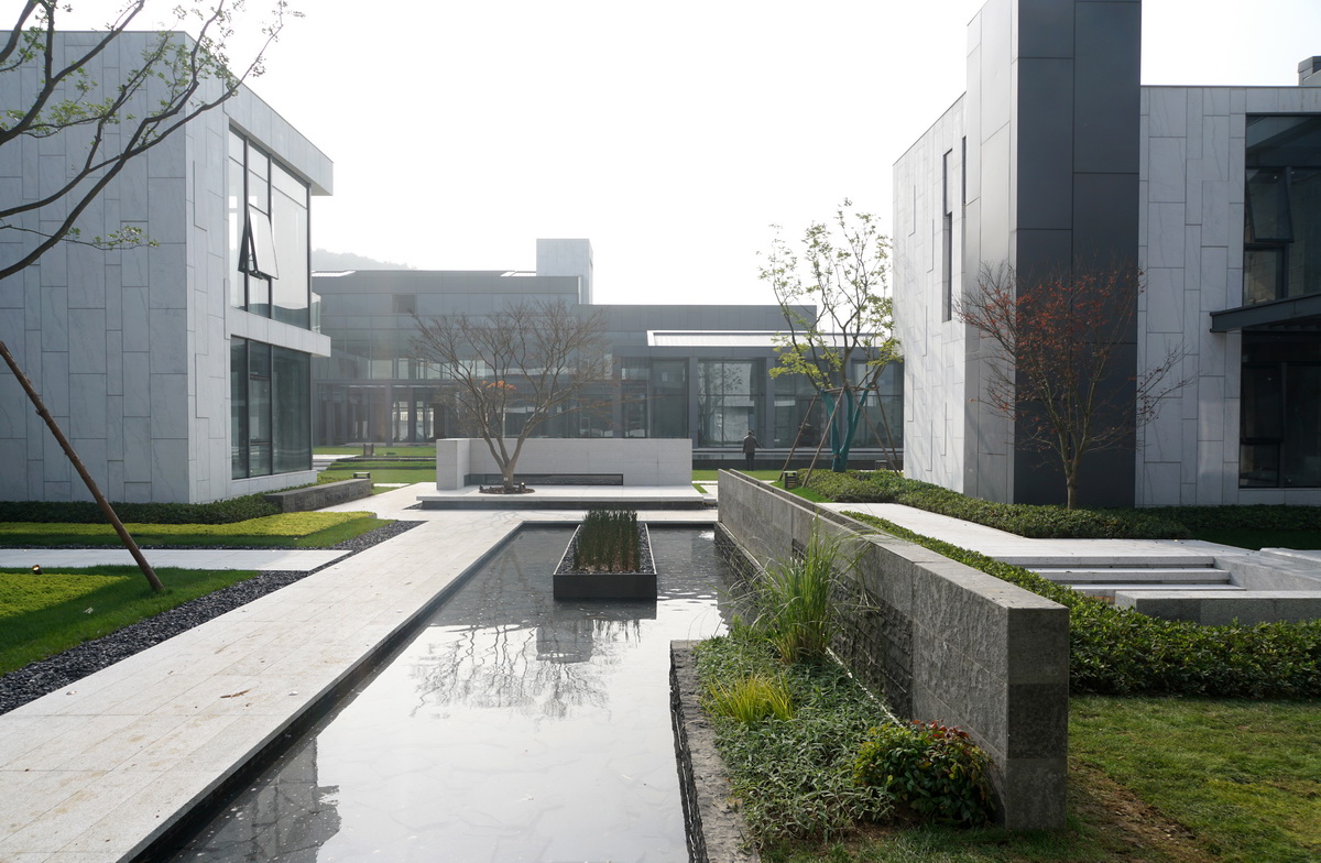 BIM建筑|钱湖02-3C地块项目 / 洪伟工作室