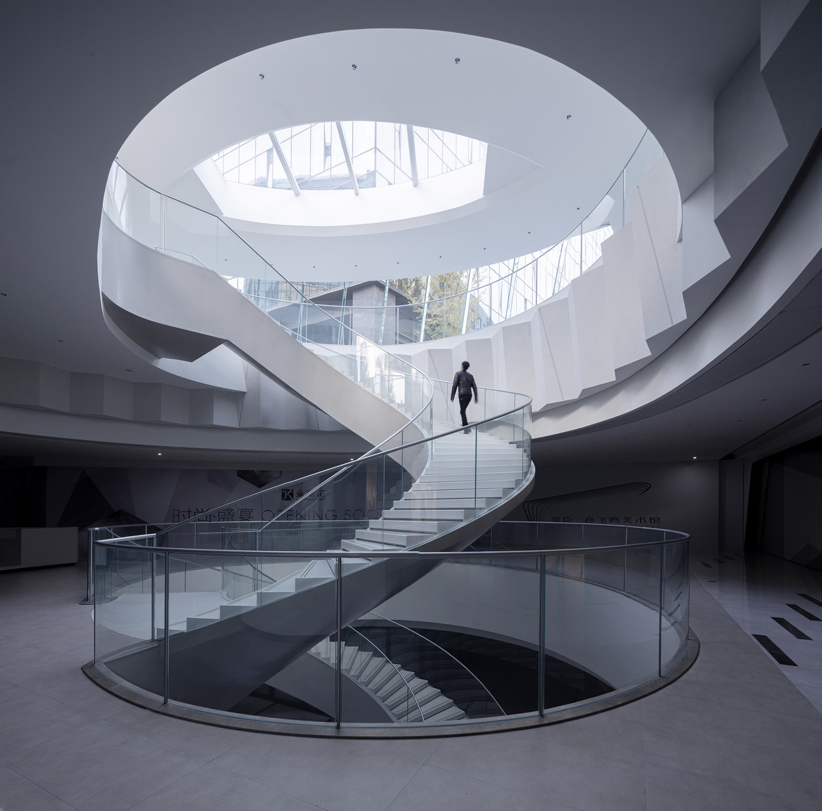 BIM建筑|上海虹桥首个当代艺术馆：一只“机翼”，跳脱于方盒子城市肌理 / 三益设计