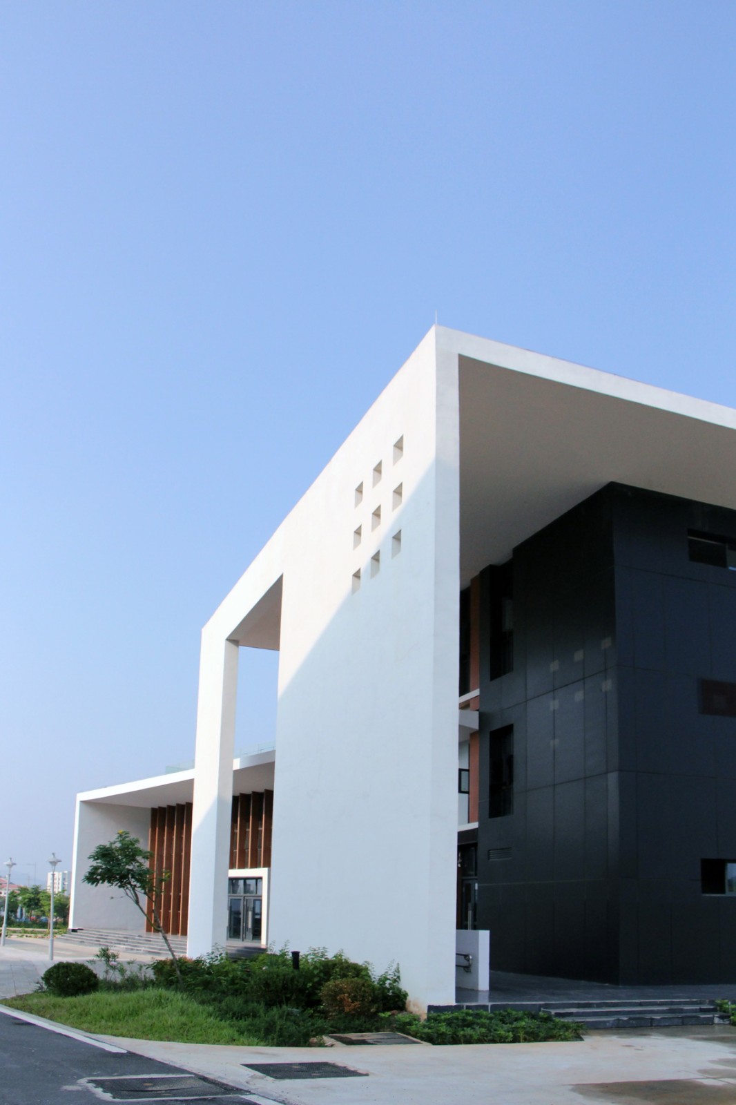 BIM建筑|广西贺州市.平桂档案馆——简洁至上 / 广西中盛建筑设计有限公司