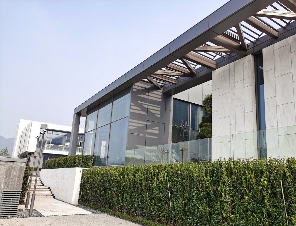 BIM建筑|钱湖02-3C地块项目 / 洪伟工作室