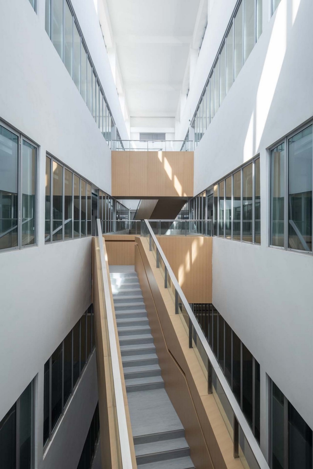 BIM建筑|华东师范大学第二附属中学前滩学校及冰厂田前滩幼儿园 / 致正建筑工作室+大正建筑事务所