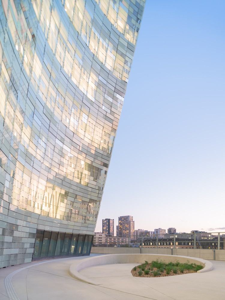 BIM建筑|挪威事务所Snøhetta将雪一般的建筑搬到了巴黎 | 世界报巴黎总部