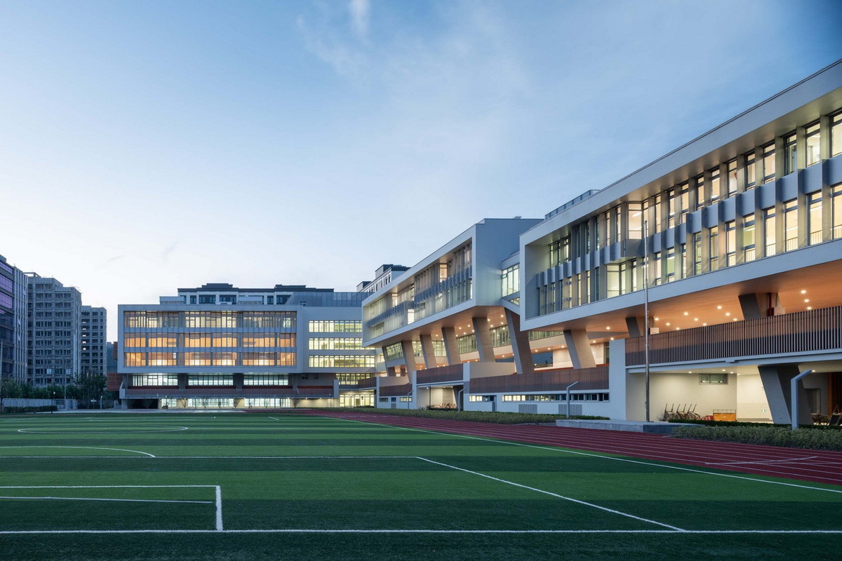 BIM建筑|华东师范大学第二附属中学前滩学校及冰厂田前滩幼儿园 / 致正建筑工作室+大正建筑事务所