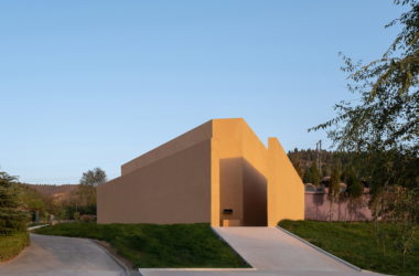 BIM建筑|龙山陵园小礼堂 / Studio 10-BIM建筑网