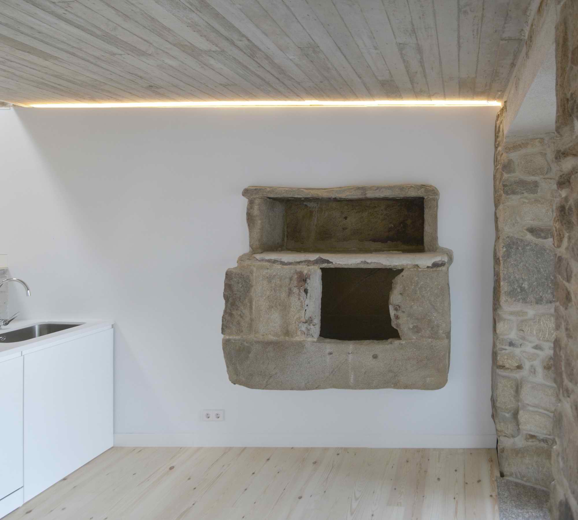 BIM建筑|混凝土和石头的碰撞 | 西班牙米拉弗洛雷斯住宅修复