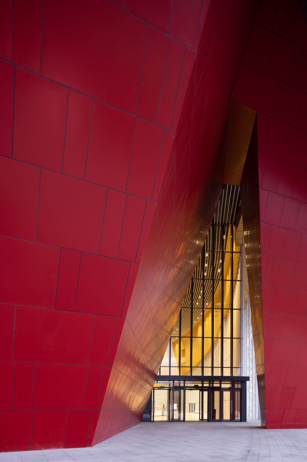 BIM建筑|苏州湾大剧院：太湖之畔的“飘带” / 克里斯蒂安·德·包赞巴克