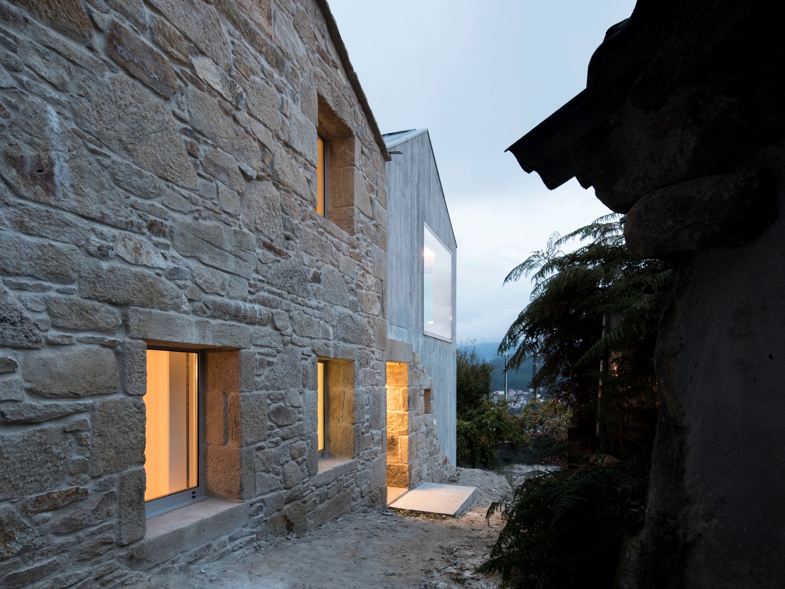 BIM建筑|混凝土和石头的碰撞 | 西班牙米拉弗洛雷斯住宅修复