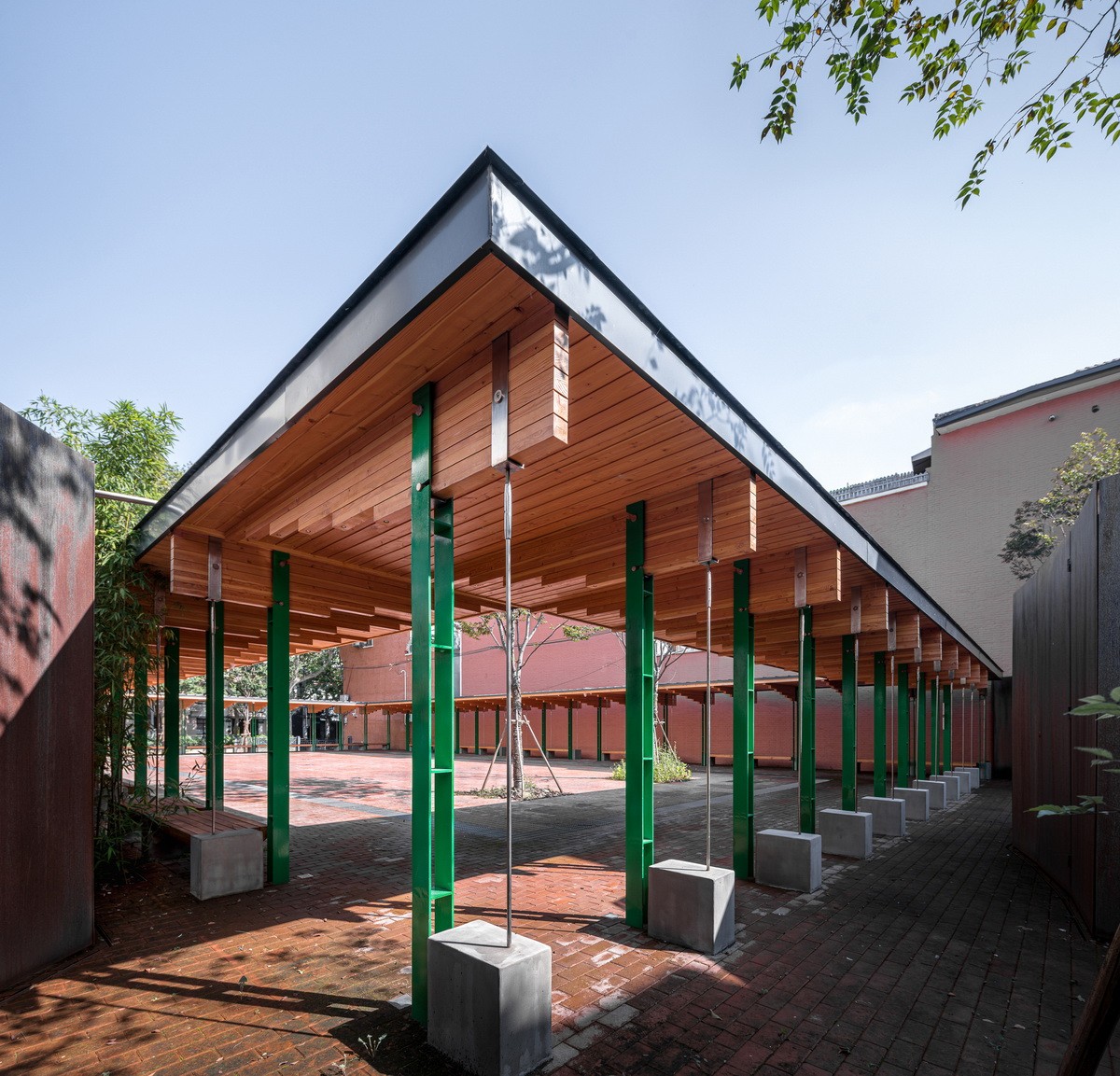 BIM建筑|上海永嘉路口袋广场 / 上海阿科米星建筑设计事务所