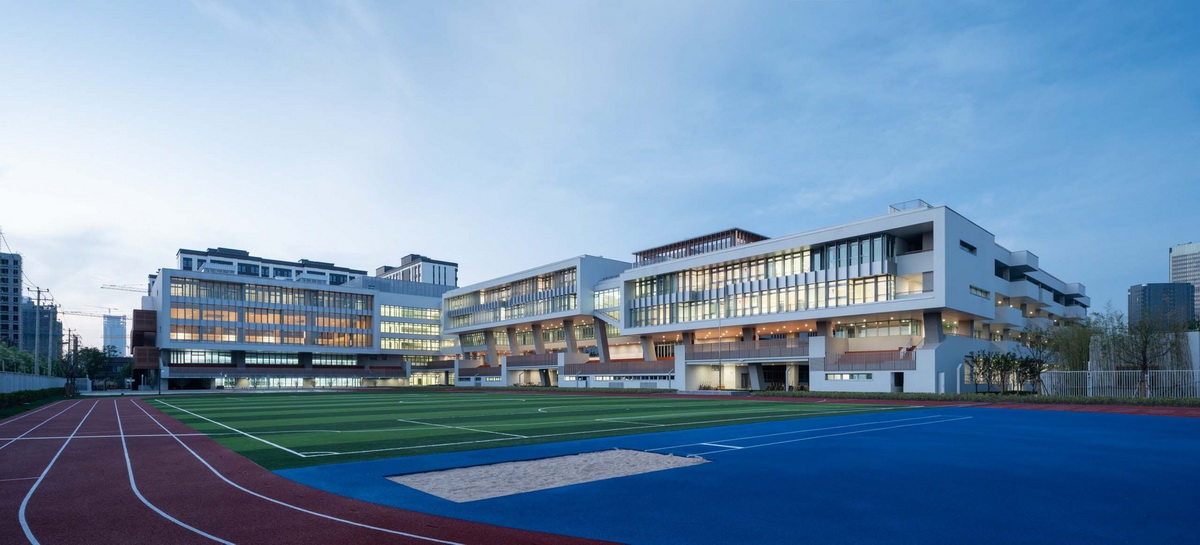 BIM建筑|华东师范大学第二附属中学前滩学校及冰厂田前滩幼儿园 / 致正建筑工作室+大正建筑事务所