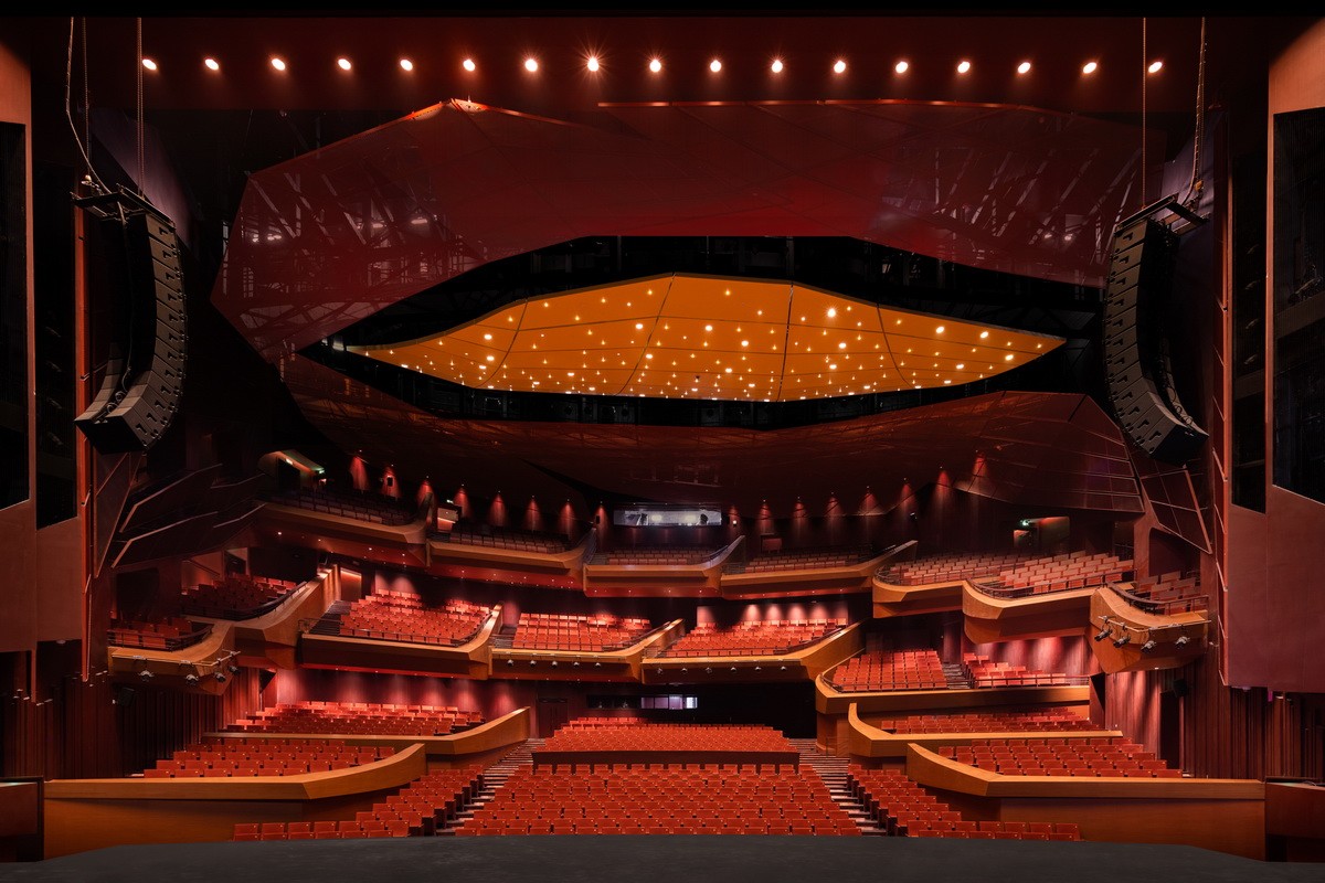 BIM建筑|苏州湾大剧院：太湖之畔的“飘带” / 克里斯蒂安·德·包赞巴克