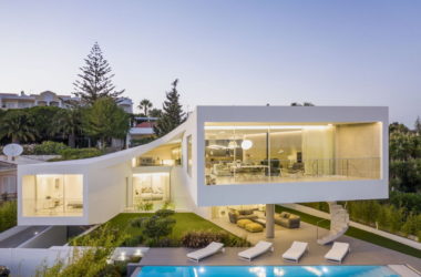 BIM建筑|葡萄牙 Dorfler 住宅，大胆而优雅的曲线 / Vitor Vilhena Arquitectura-BIM建筑网