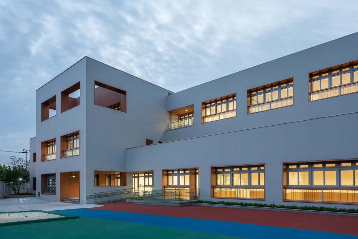 BIM建筑|华东师范大学第二附属中学前滩学校及冰厂田前滩幼儿园 / 致正建筑工作室+大正建筑事务所
