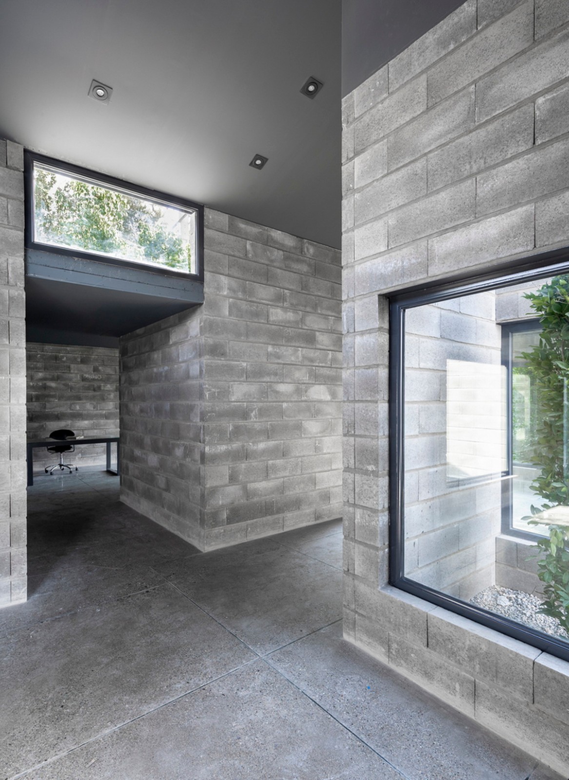 BIM建筑|Aptus 工厂展厅，庭院与光影之歌 / Hooba Design