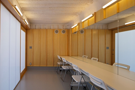 BIM建筑|APL为日本的露天剧场设计树木掩映的门厅