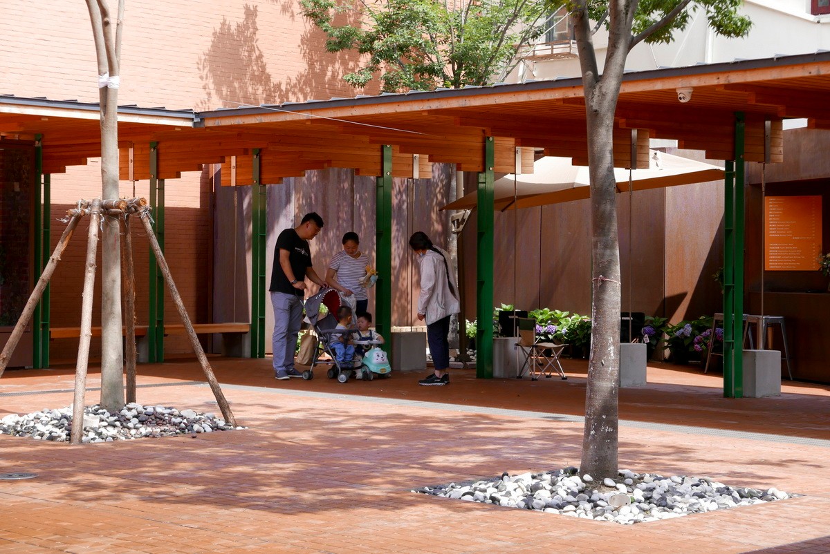 BIM建筑|上海永嘉路口袋广场 / 上海阿科米星建筑设计事务所