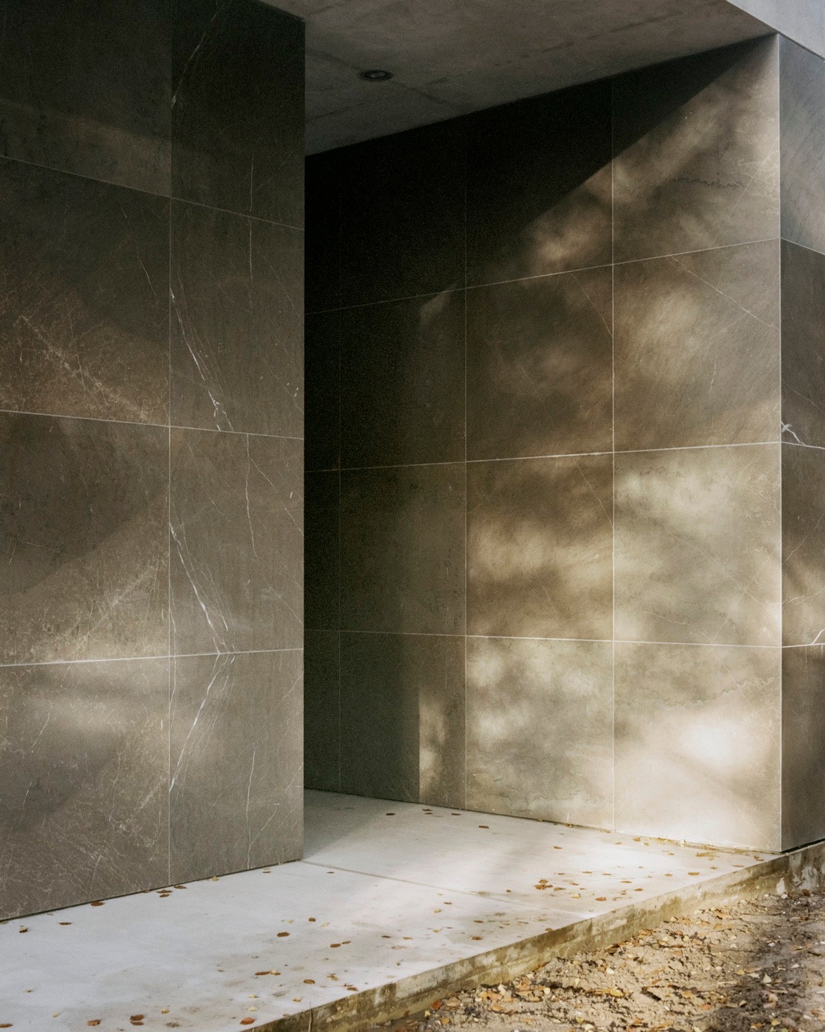 BIM建筑|荷兰受害者纪念堂“卢嫩馆”，消隐而平和 / KAAN Architecten